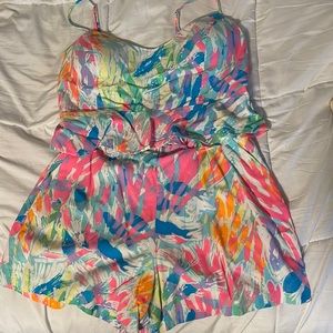 Matching Lilly Pulitzer set! Worn only once, beautiful pair of top and bottom